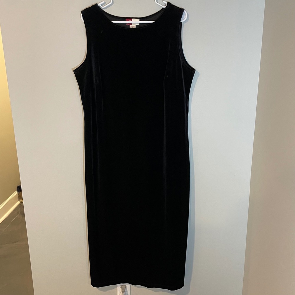 JM Collection Black Velvet Sleeveless Midi Sheath Dress Plus‎ Size 1X Round Neck